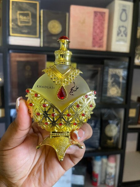 Harlan oil perfume
