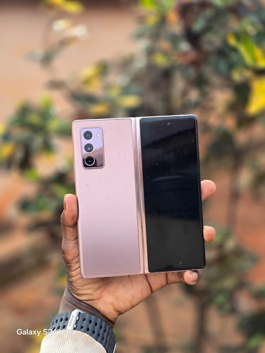 Samsung Fold 2 512GB + 12G RAM very neat and original screen