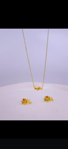 Ensemble Collier et Boucles d'Oreilles Moderne