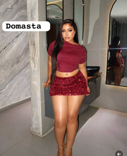 Mini jupe rouge à paillettes Domasta