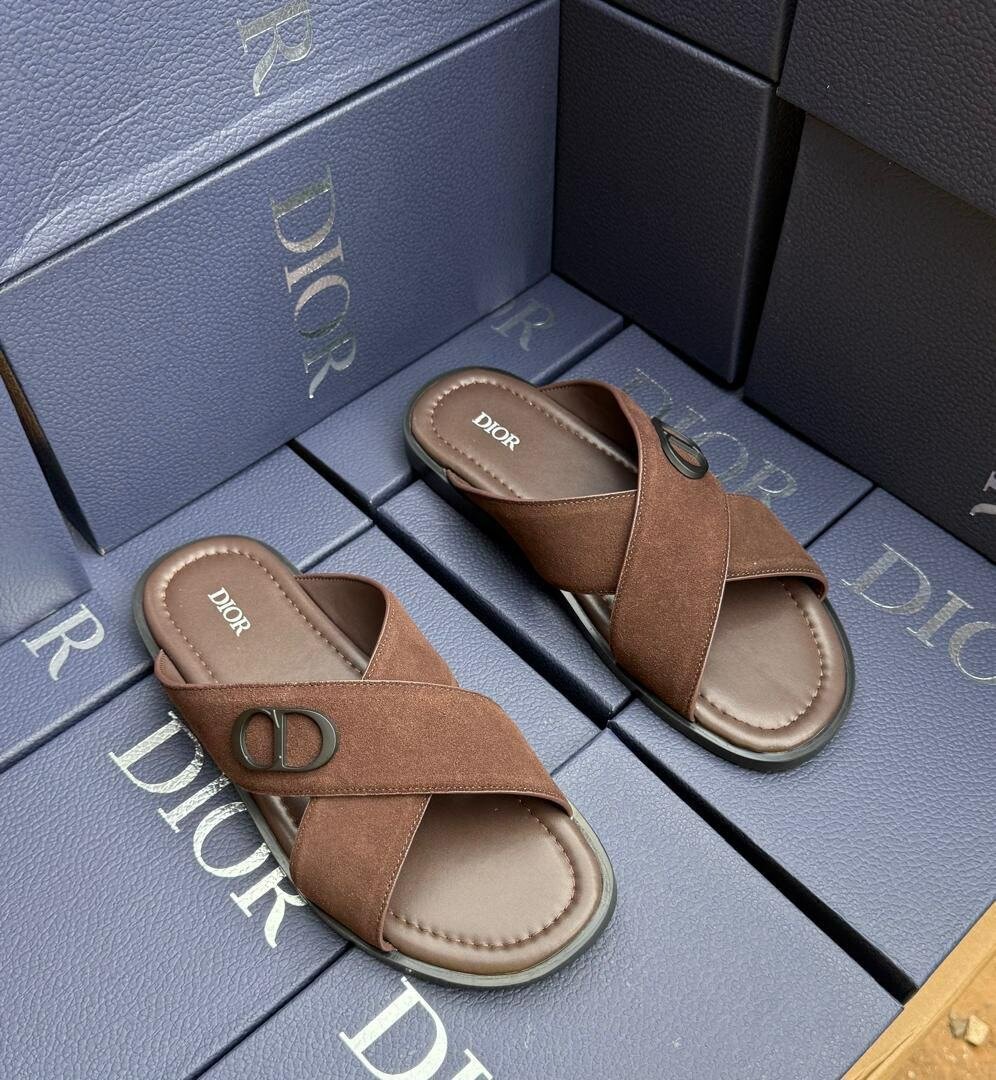 Sandales Dior élégantes en cuir