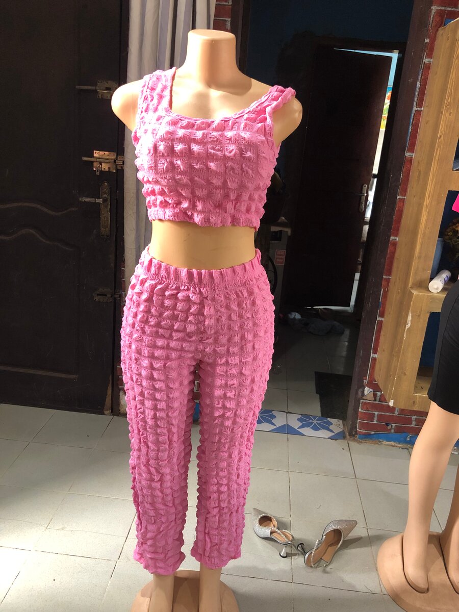 Ensemble tricoté rose vif