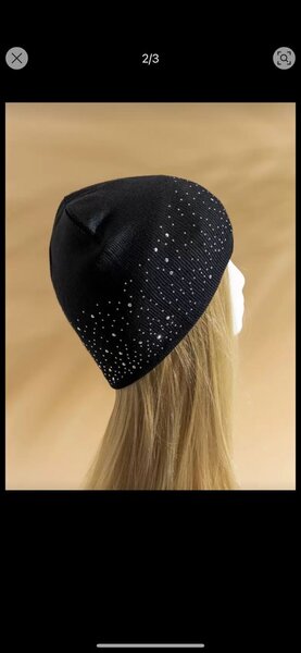 Bonnet chic à strass