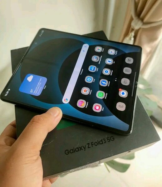 Galaxy Z Fold3 5G Pliable