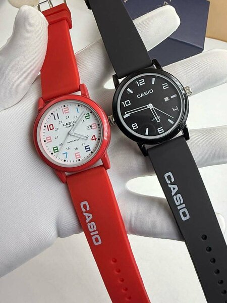 MONTRE casio pour homme et femmes authentiques