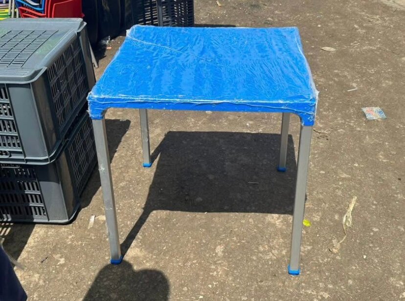 Tables pliantes colorées