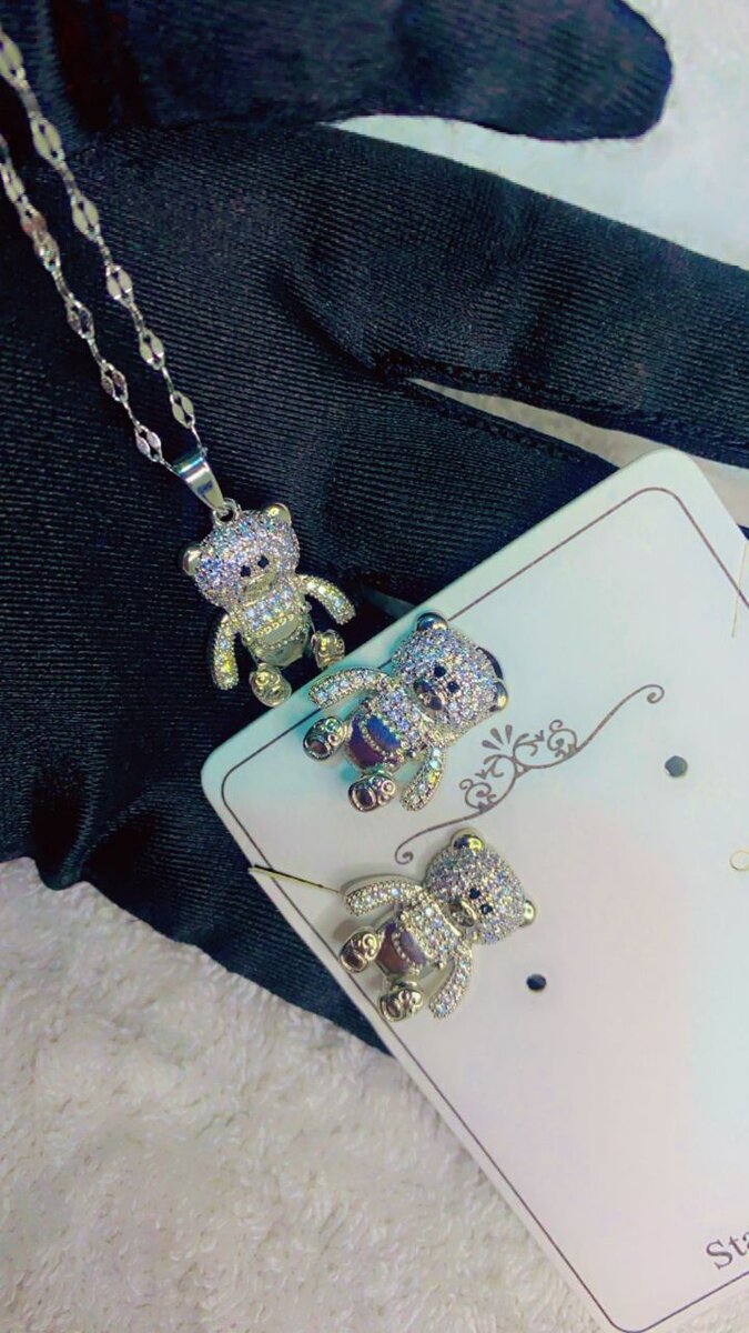 Teddy bear necklace
