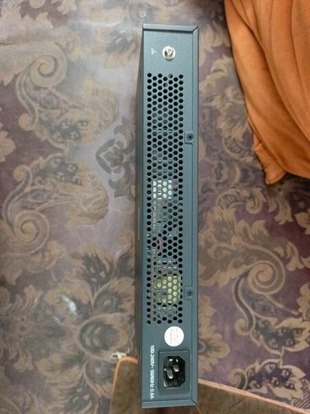 Switch réseau Ethernet 24 ports