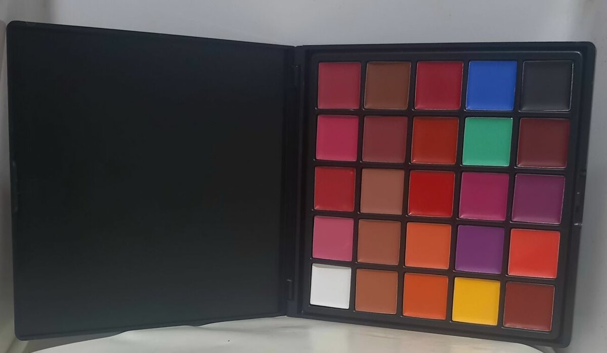 Palette de Rouge à Lèvres KIKO 25 Couleurs