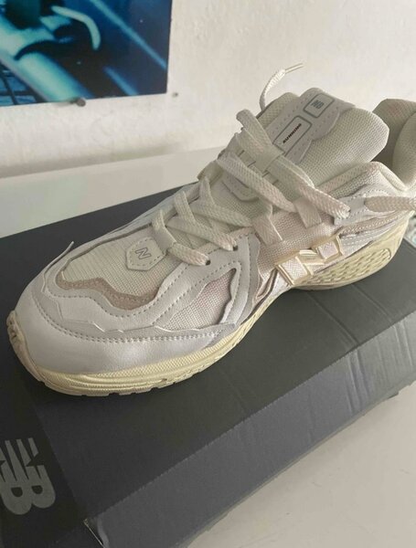 Men's White Running Shoes