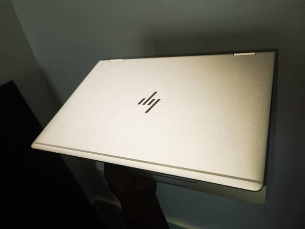 HP Elitebook i5 X360 1030