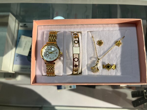 Ensemble Bijoux et Montre Luxe