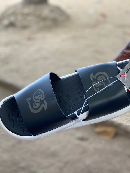 Tongs décontractées modernes