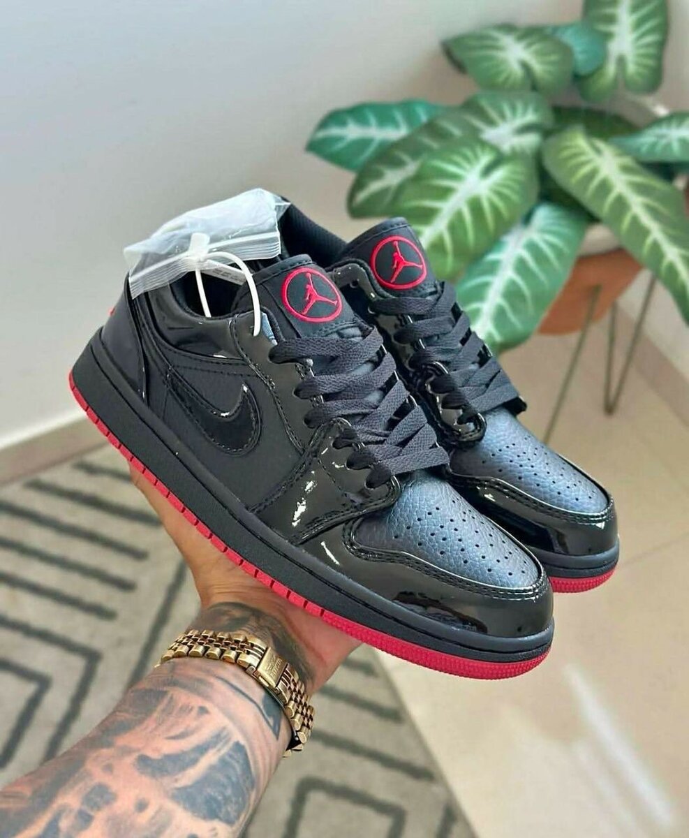 AIR JORDAN 1