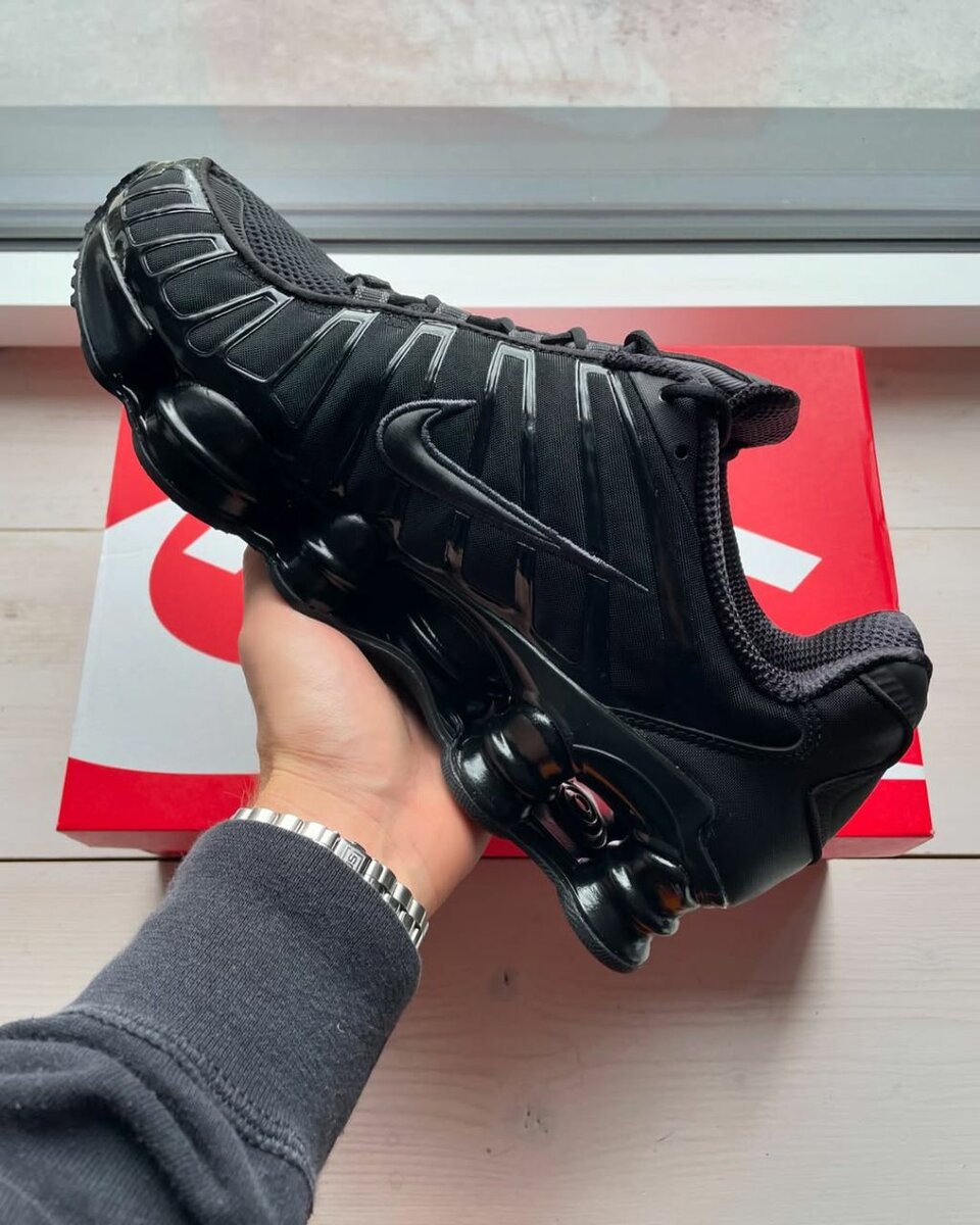 Baskets Nike Shox Noires