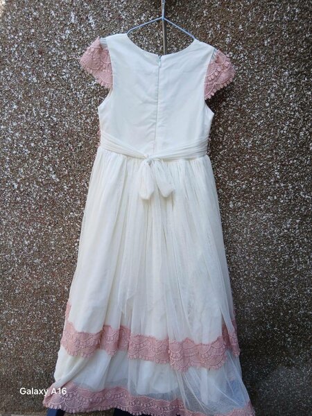 Robe fille dentelle élégante