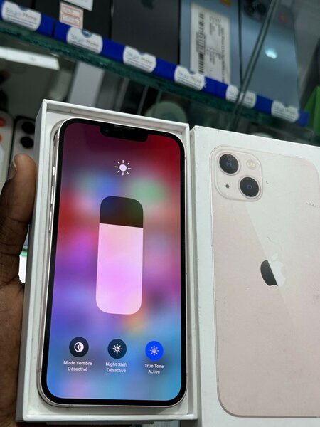 iPhone 13 128giga quasi neuf