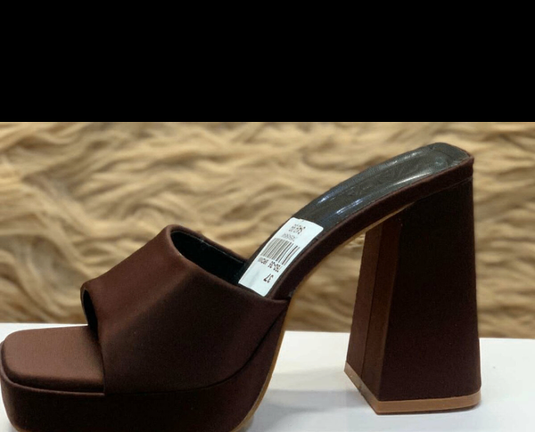 Sandales à talons hauts