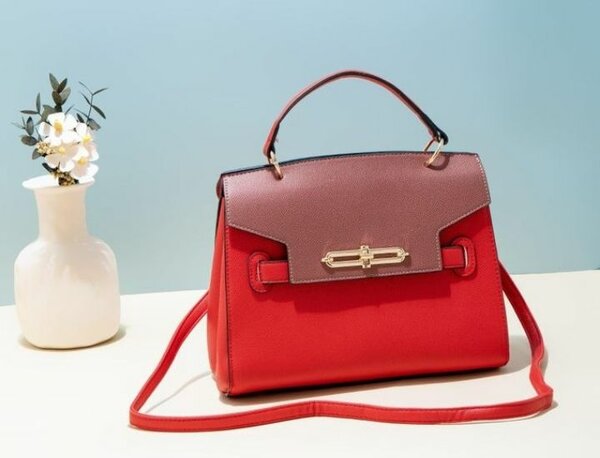 Sac à main rouge élégant