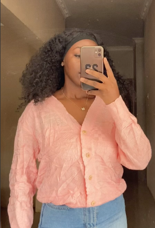  Short knitted Sweater  with buttons in pink  size: M