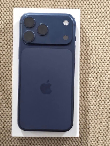 iPhone Pro Bleu 128 Go