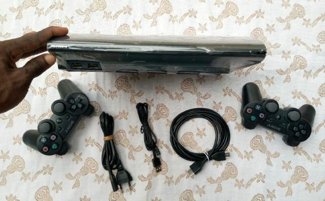 Console PS3 Sony + 2 Manettes