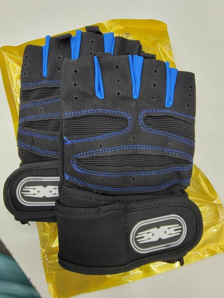 Gym gloves