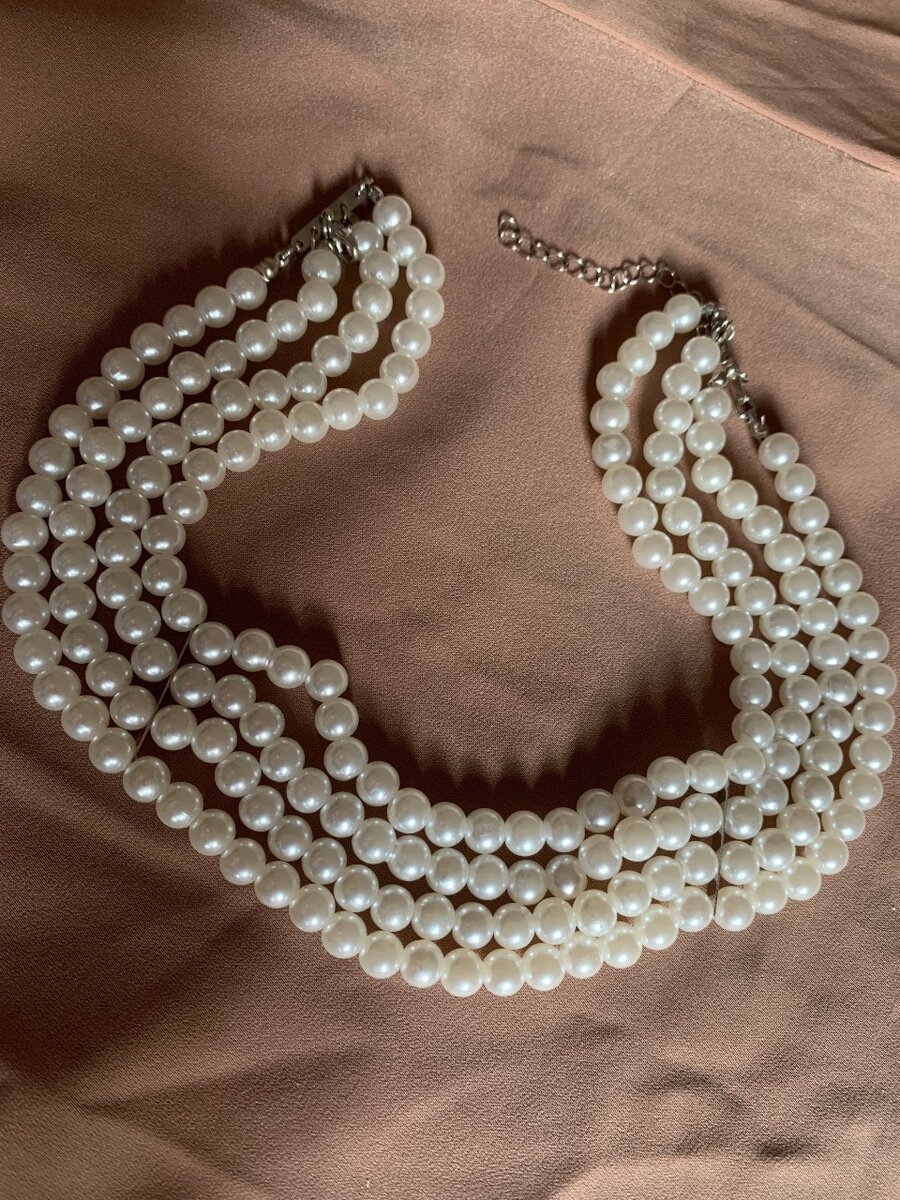 Pearl choker