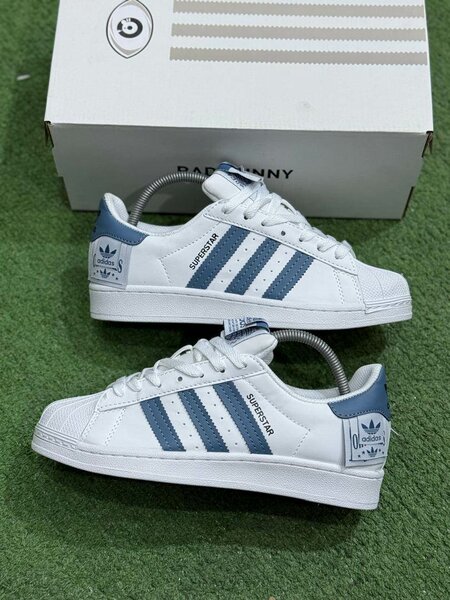 Baskets Adidas Superstar Blanches