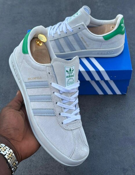 CHAUSSURES ADIDAS