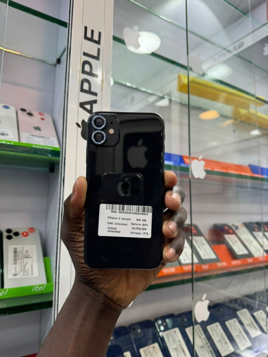 iPhone 11 64go quasi neuf importe