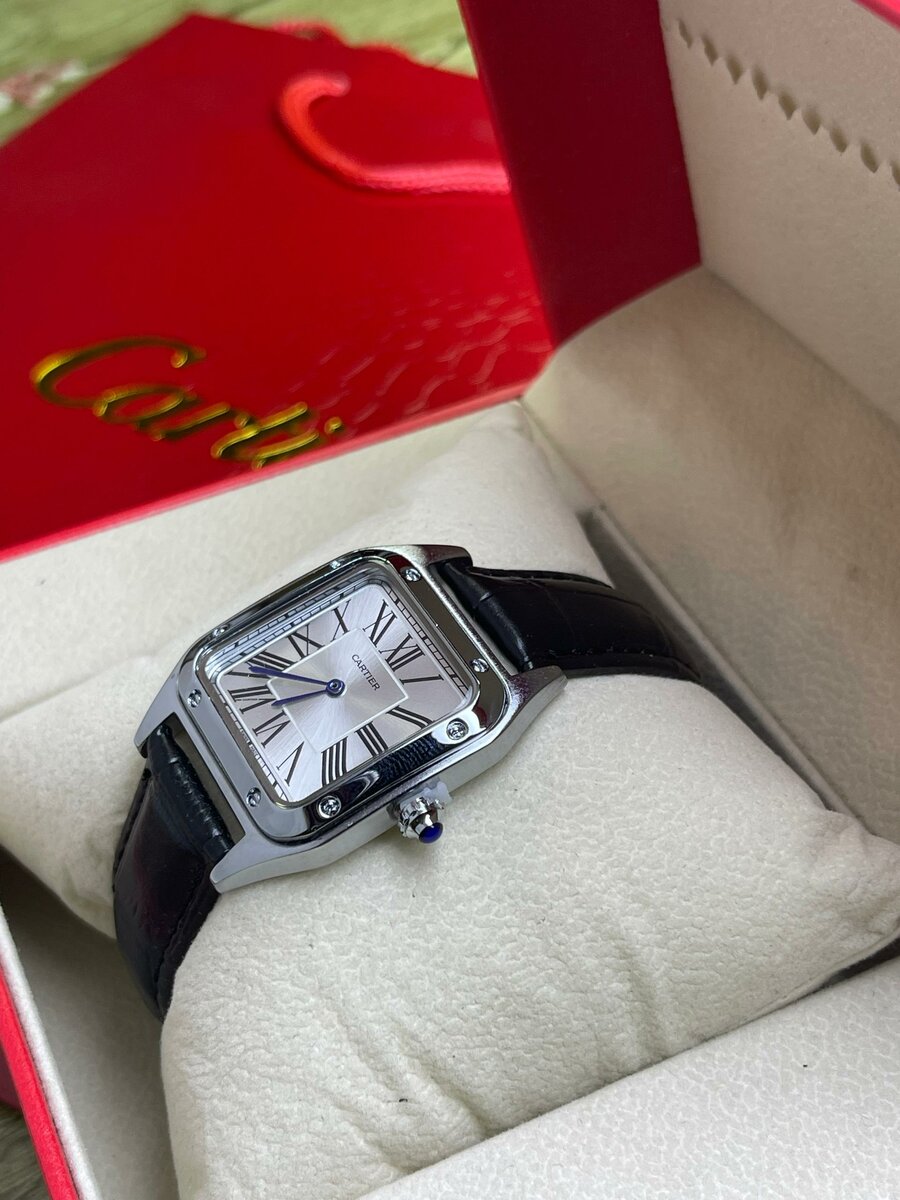 Montre  en cuir Cartier