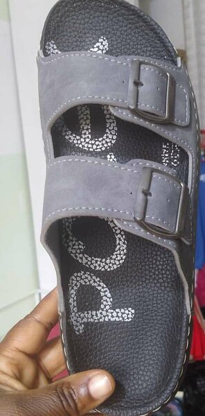 Sandales en cuir à boucles