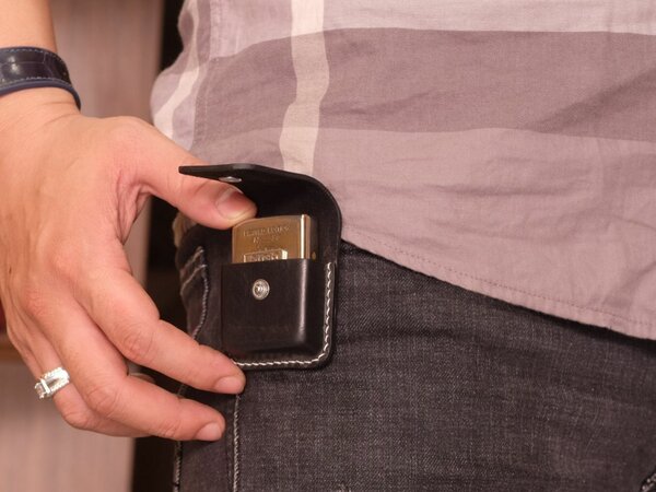 Étui cuir pour briquet