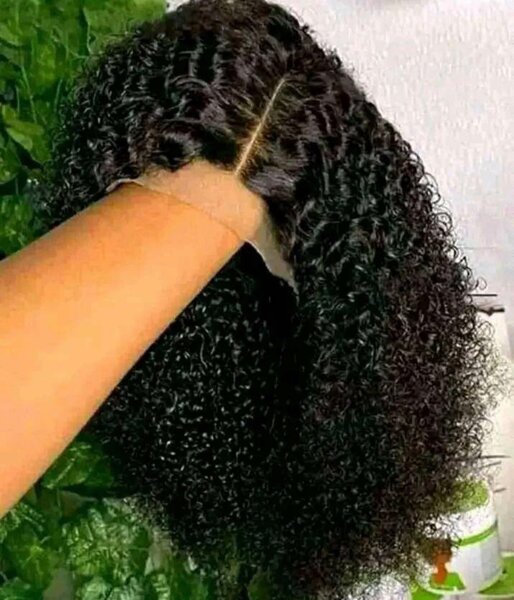 Perruque Bouclée en Dentelle