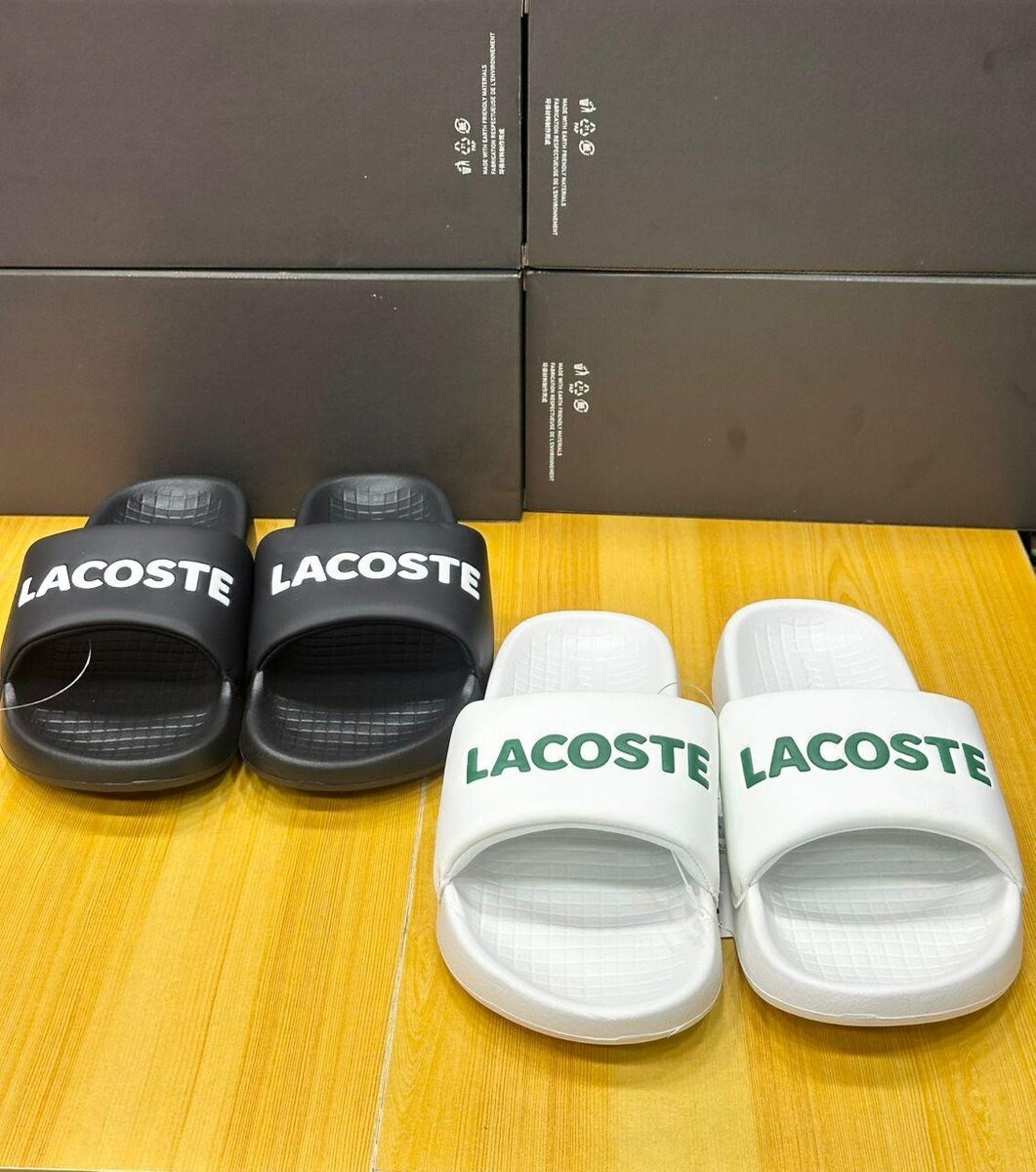 Claquettes Lacoste confortables