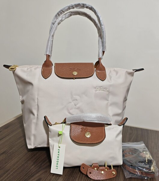 Sac à main élégant en nylon