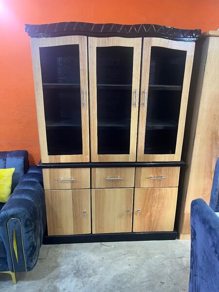 Vitrine en bois moderne