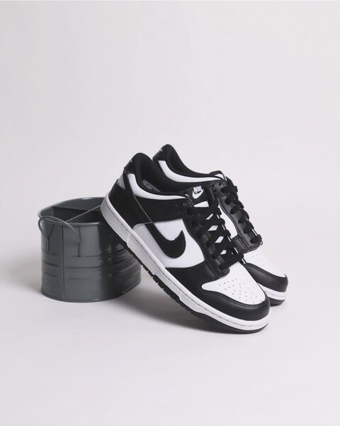 Baskets Nike Noir et Blanc