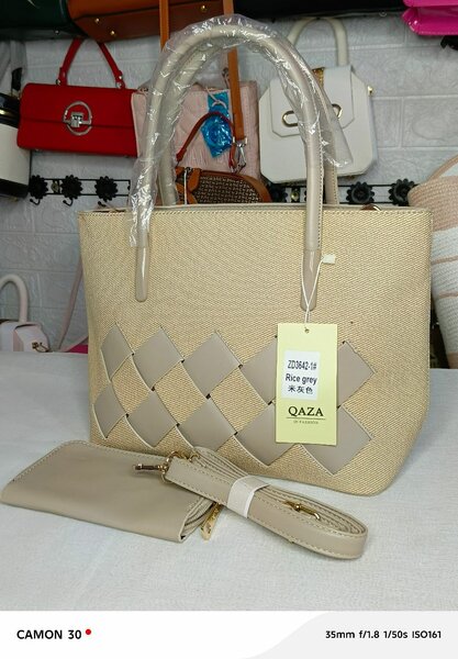 Sac à main élégant en paille