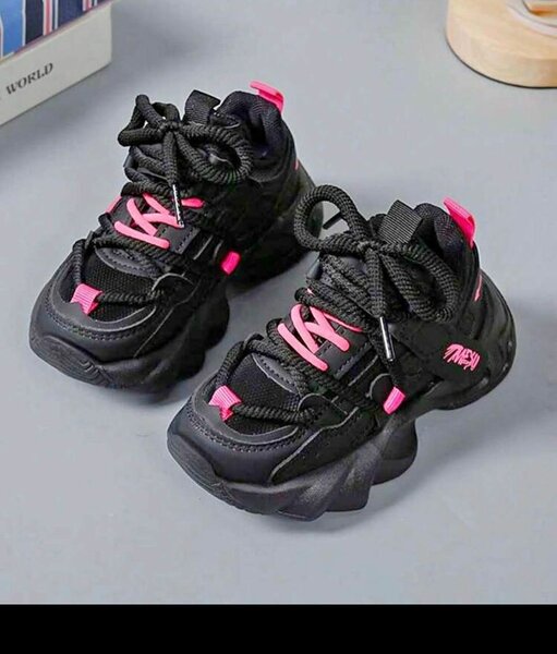 Chaussures à plateforme noir et rose