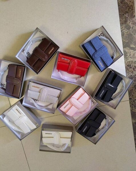 Mini sac à main en cuir brillant