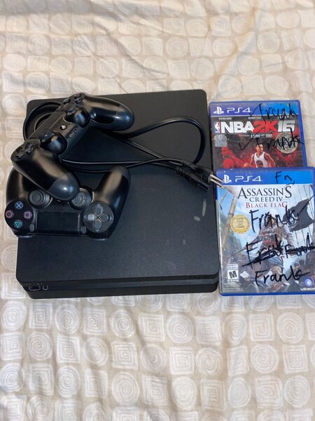 SonyPlaystation 4 Slim