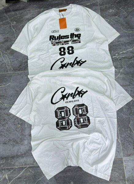 T-shirt moderne imprimée