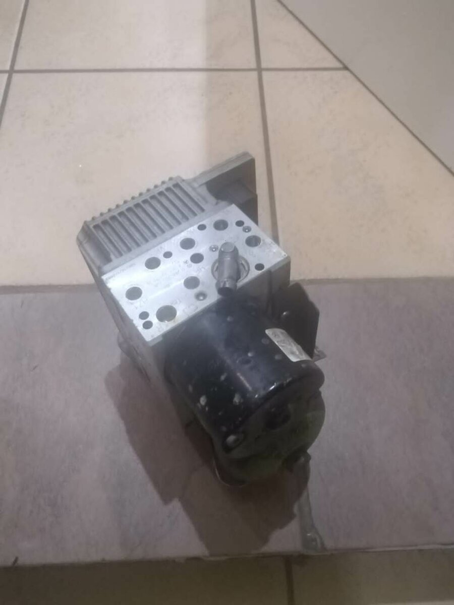 Mercedes Benz E Class ABS pump