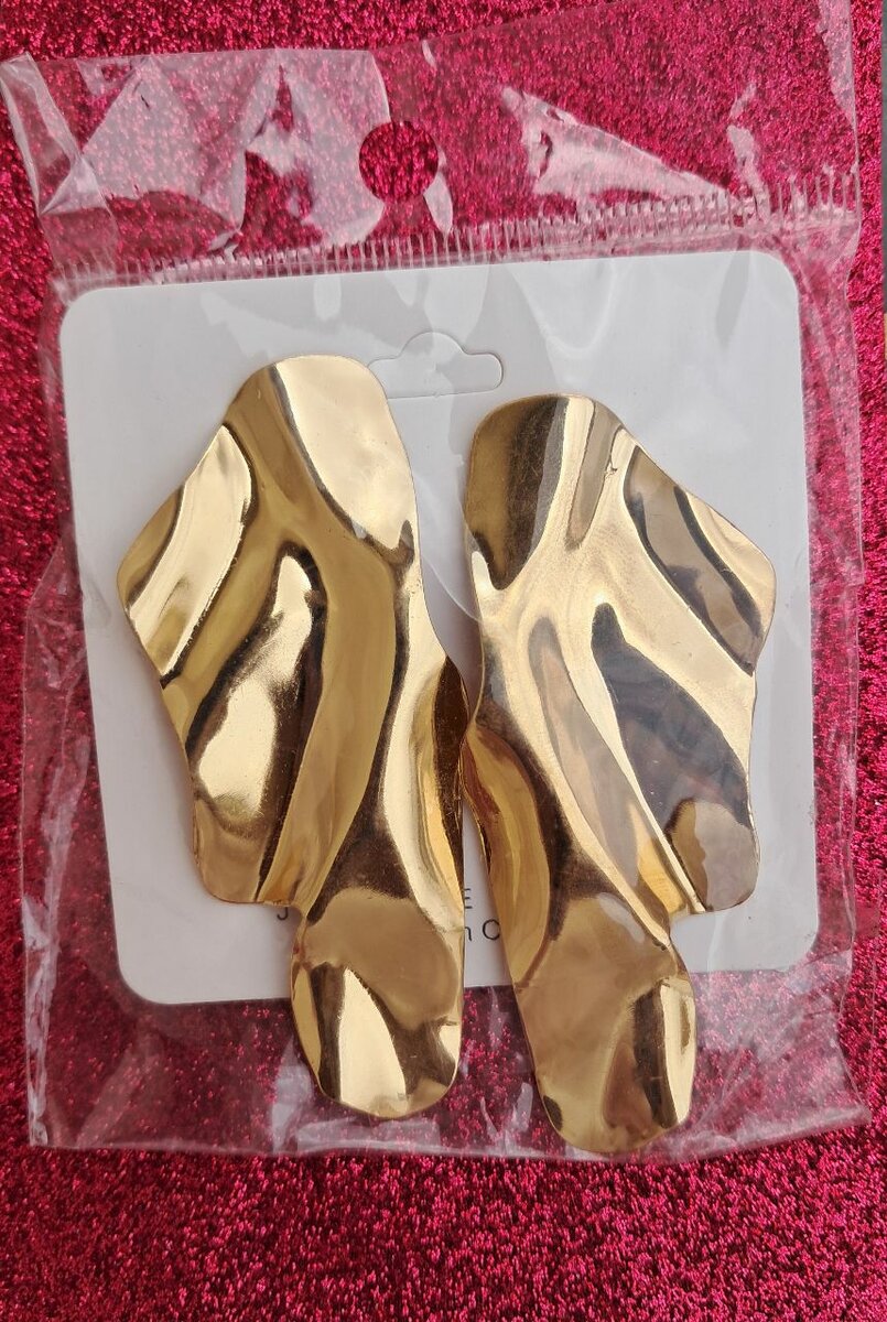 Boucles d'oreilles dorées élégantes