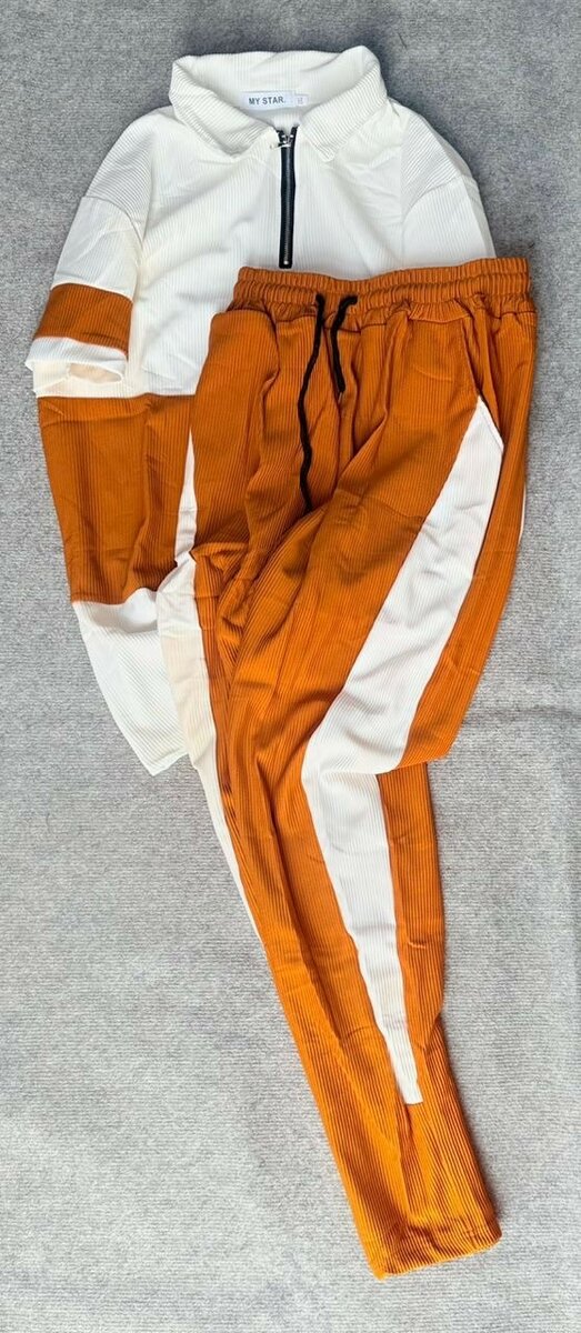 Ensemble de Survêtement Moderne