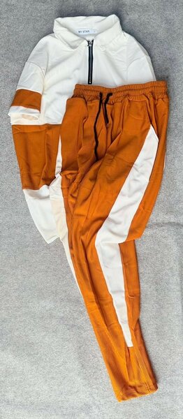 Ensemble de Survêtement Moderne