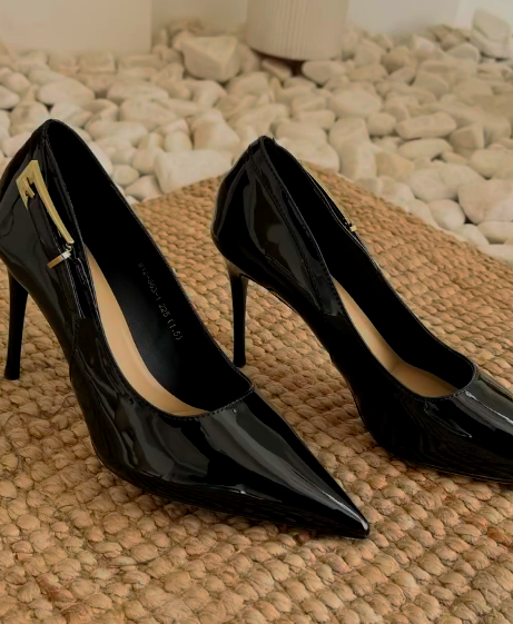Красивые и элегантные туфли, выполненные из высококачественных материалов, сочетают в себе стиль и комфорт Изысканный дизайн с аккуратным носком подчеркивает женственность. 😍😍