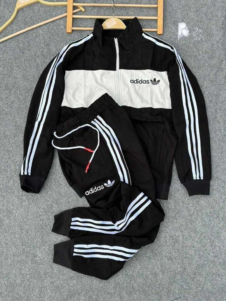 Complet original disponible